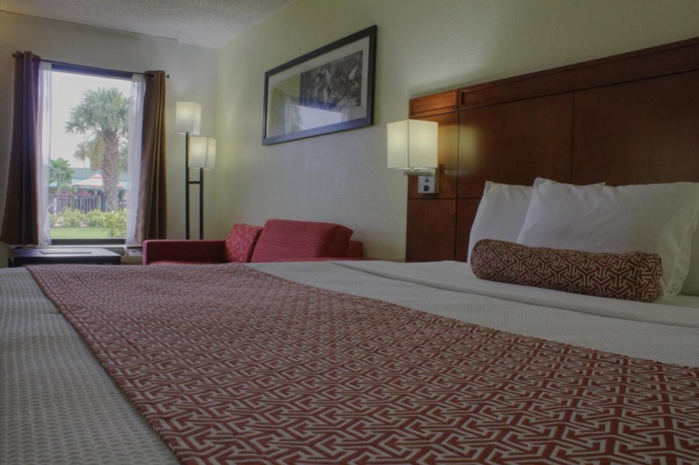 Room image 4